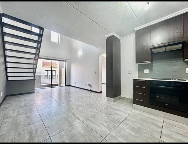 1 BEDROOM APARTMENT FOR SALE IN BRYANSTON